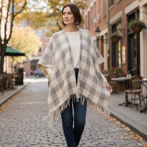 LC Lauren Conrad Gray/ Creamy White Plaid Fringe Open Poncho One Size NWT